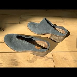 Toms size 7.5 grey slip on heels